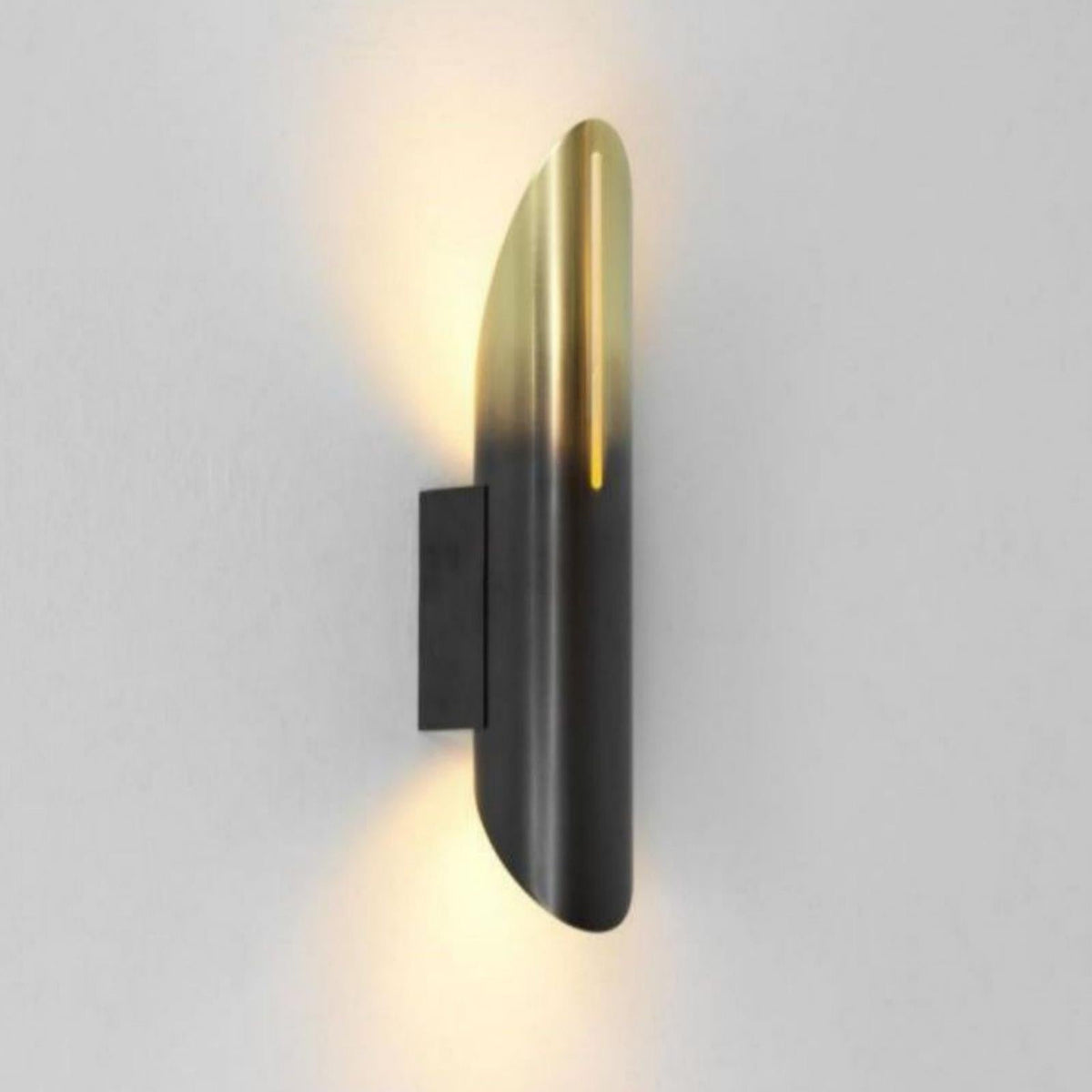 Brio Voyager Sconce - product detail 2